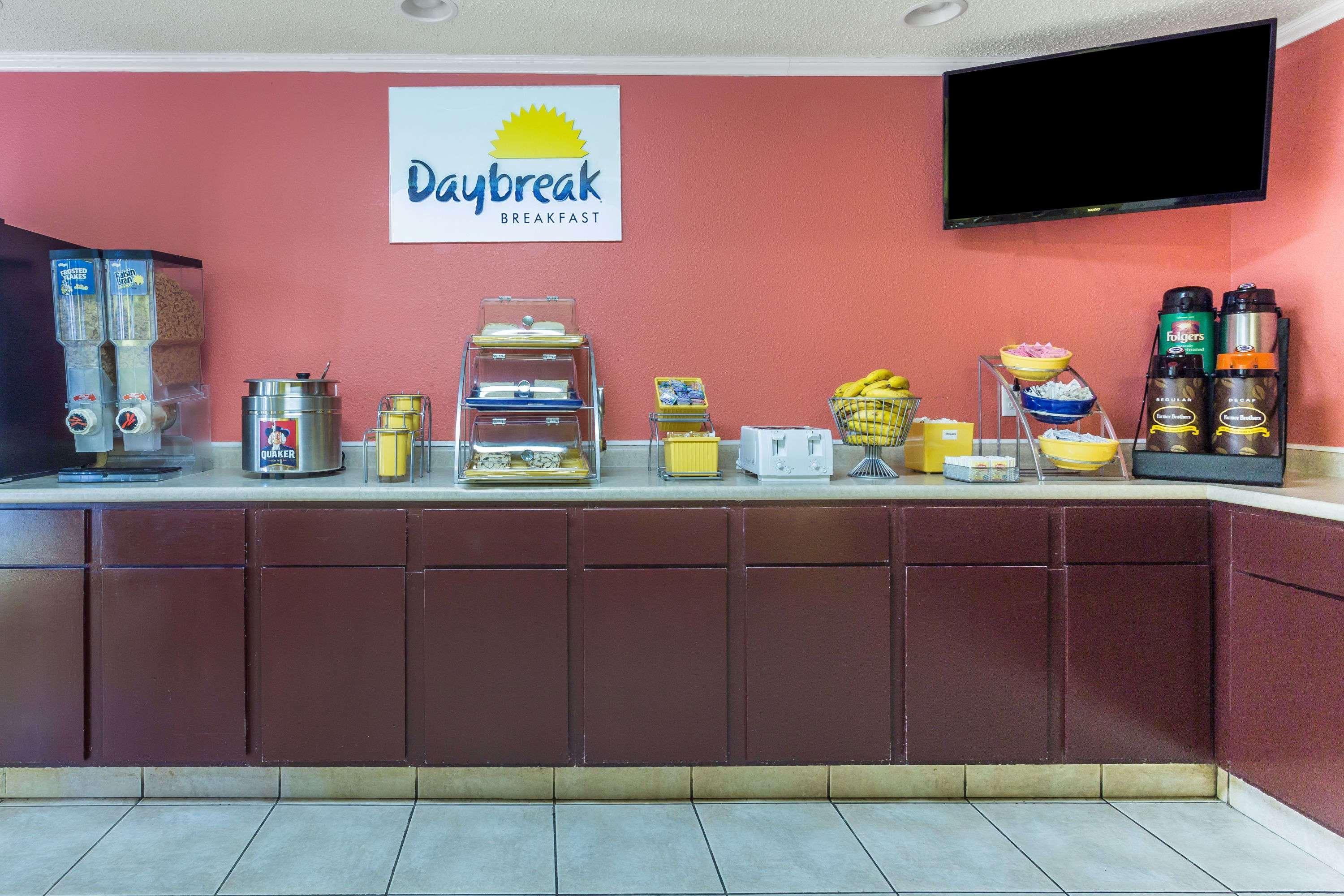 Days Inn By Wyndham Ashland Bagian luar foto