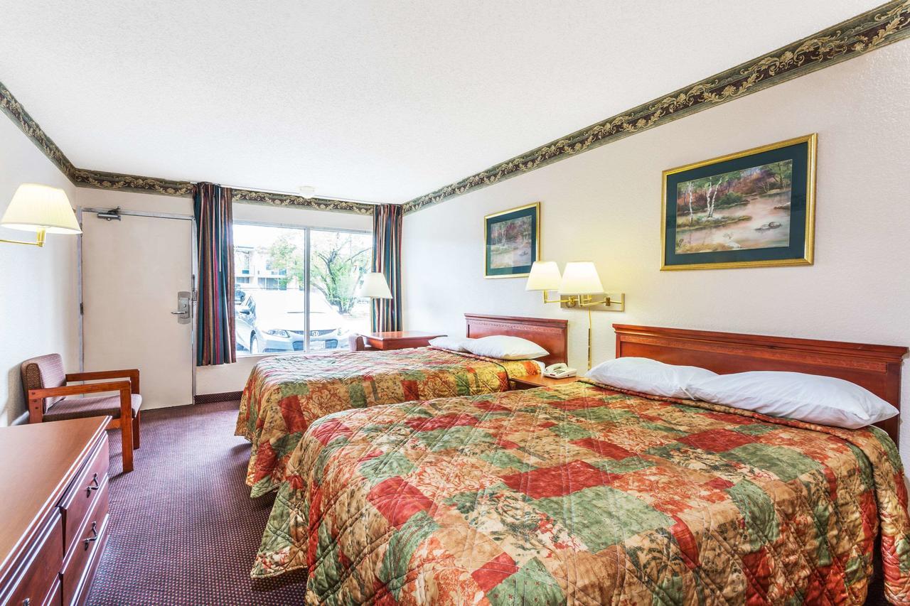 Days Inn By Wyndham Ashland Bagian luar foto